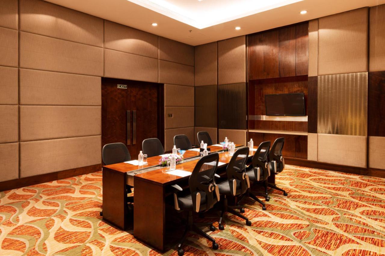 Courtyard By Marriott Pune Chākan Buitenkant foto