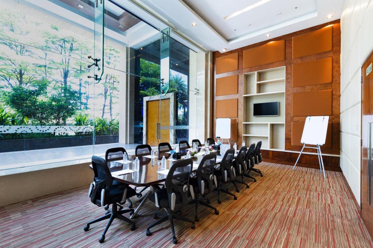Courtyard By Marriott Pune Chākan Buitenkant foto