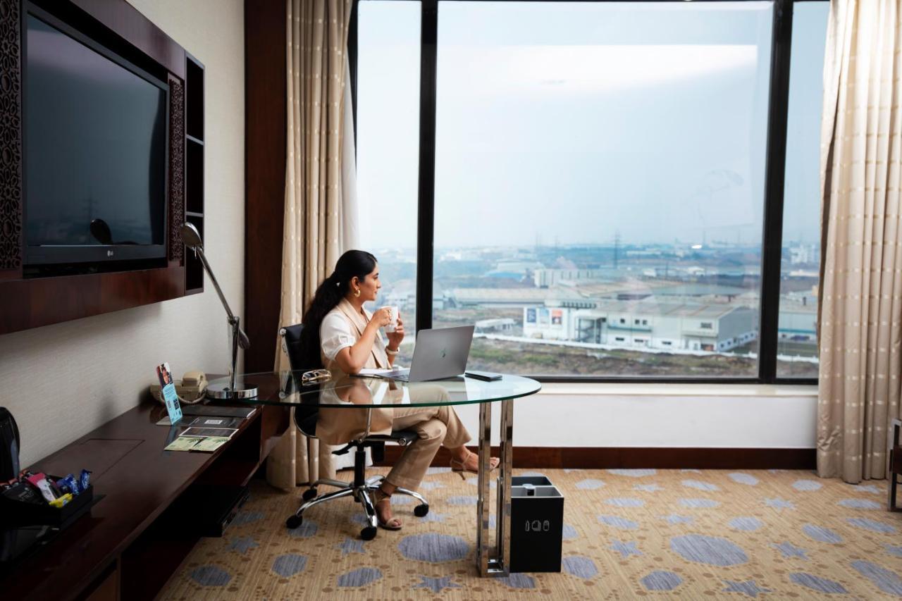 Courtyard By Marriott Pune Chākan Buitenkant foto