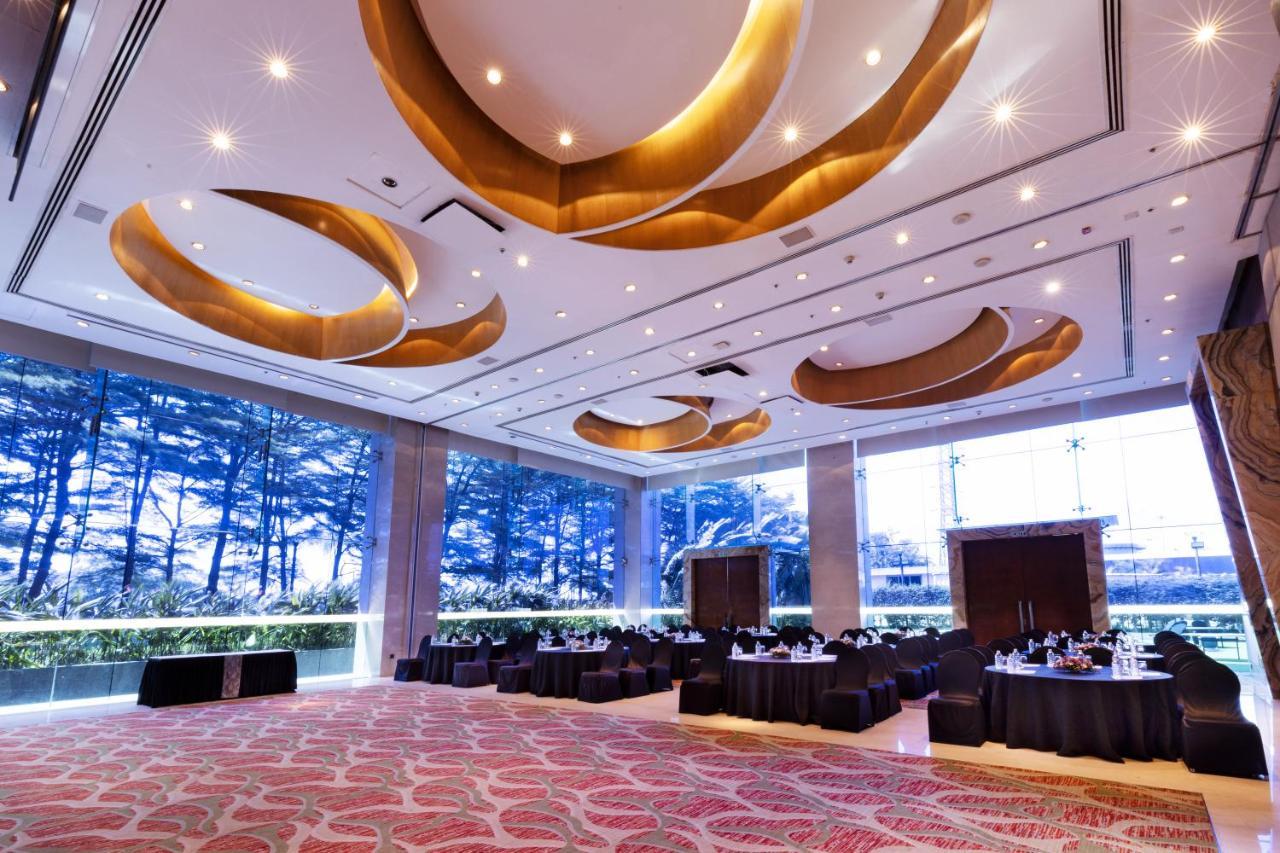 Courtyard By Marriott Pune Chākan Buitenkant foto