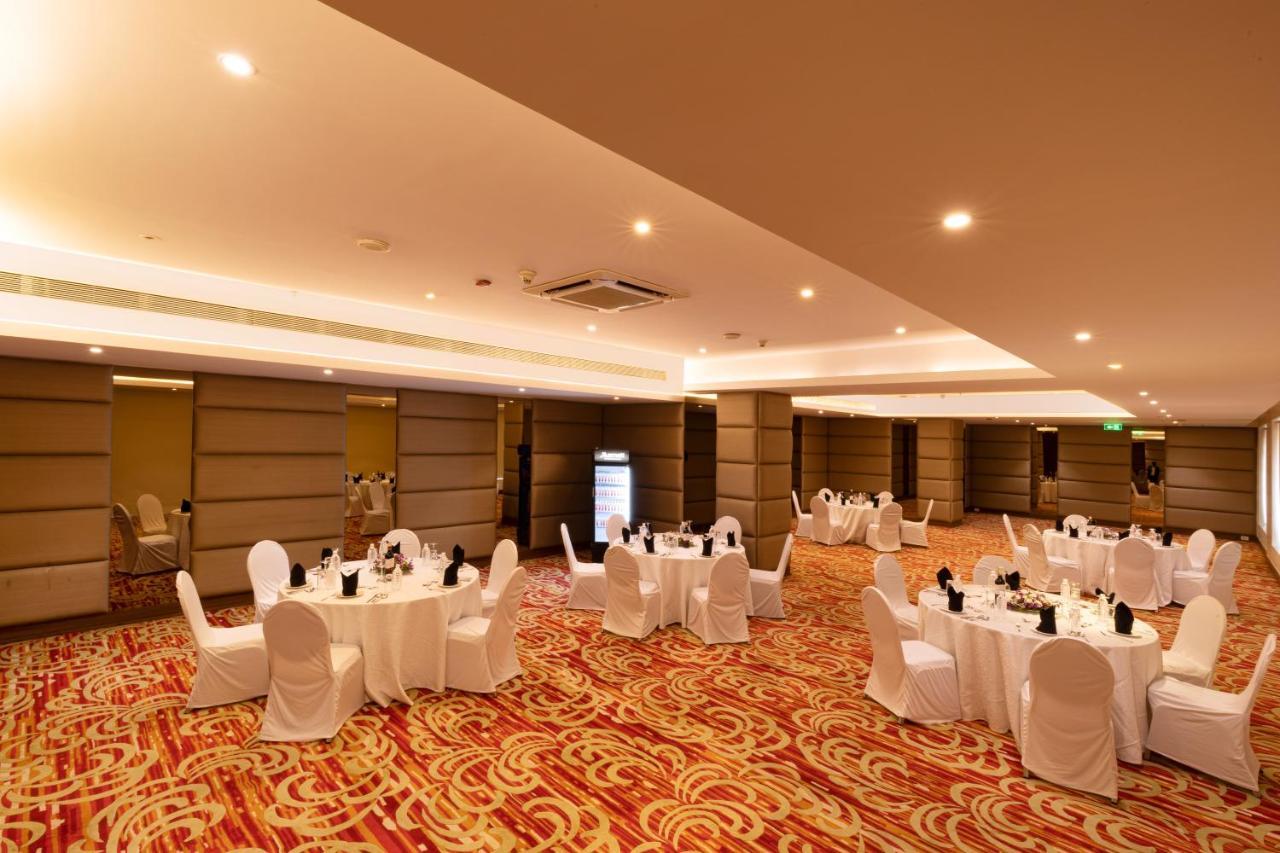 Courtyard By Marriott Pune Chākan Buitenkant foto
