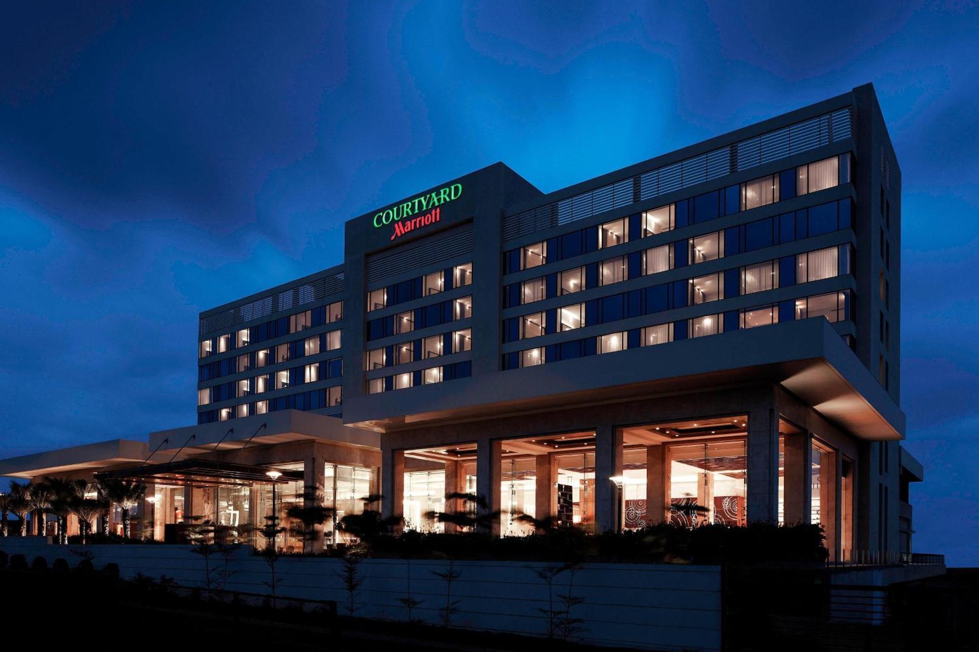 Courtyard By Marriott Pune Chākan Buitenkant foto