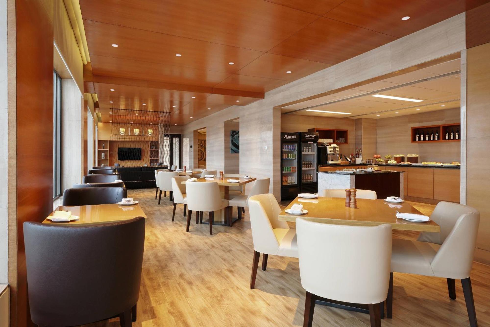 Courtyard By Marriott Pune Chākan Buitenkant foto